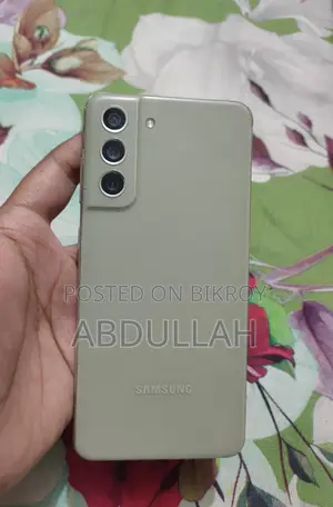 Samsung Galaxy S21 FE 5G . (Used)