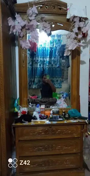 সেগুন কাঠের ড্রেসিং টেবিল