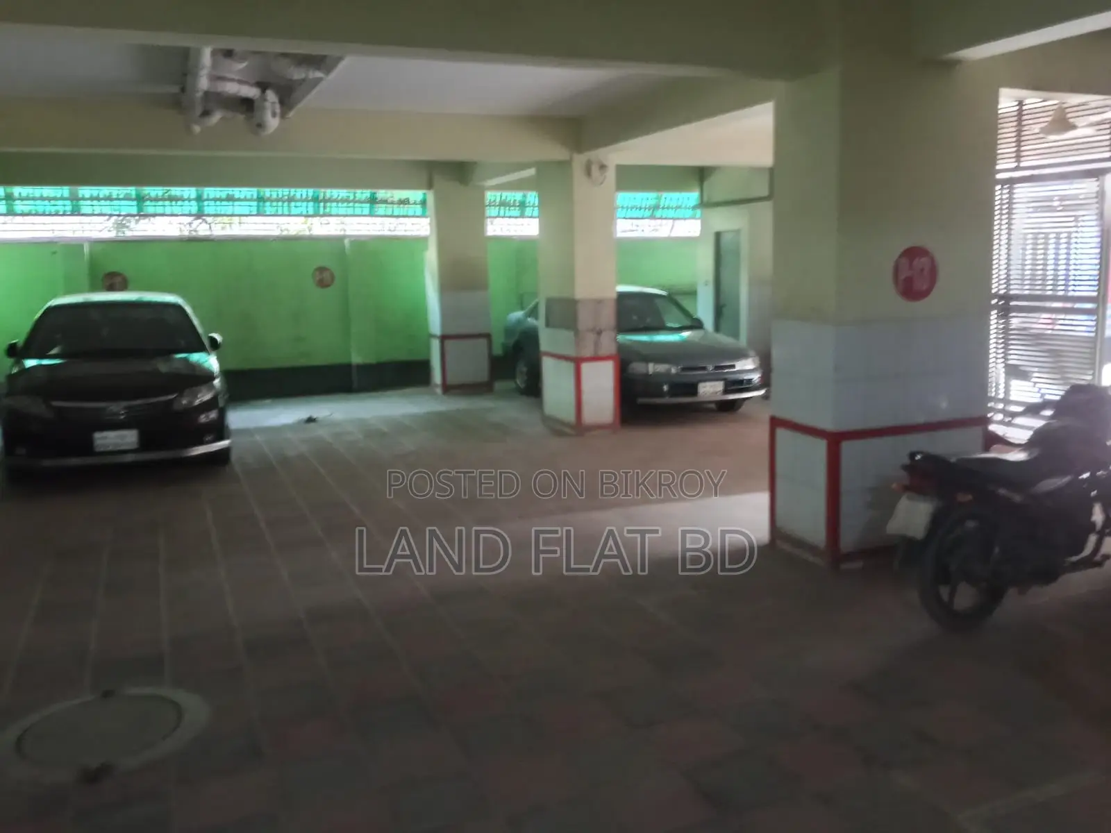 TITAS GAS, SOUTH FACING @ USED FLAT SALE @ 1350 SFT