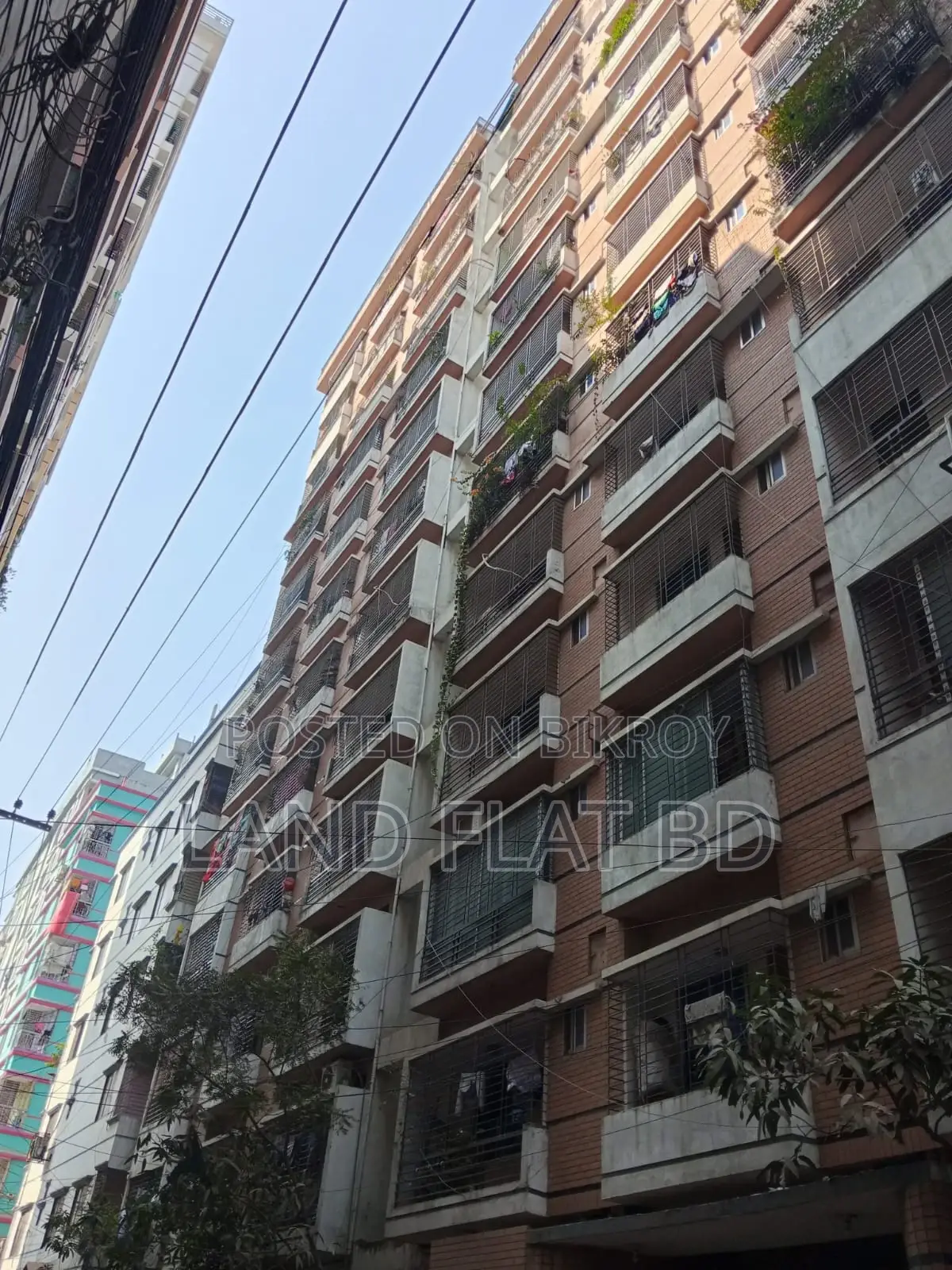 TITAS GAS, SOUTH FACING @ USED FLAT SALE @ 1350 SFT