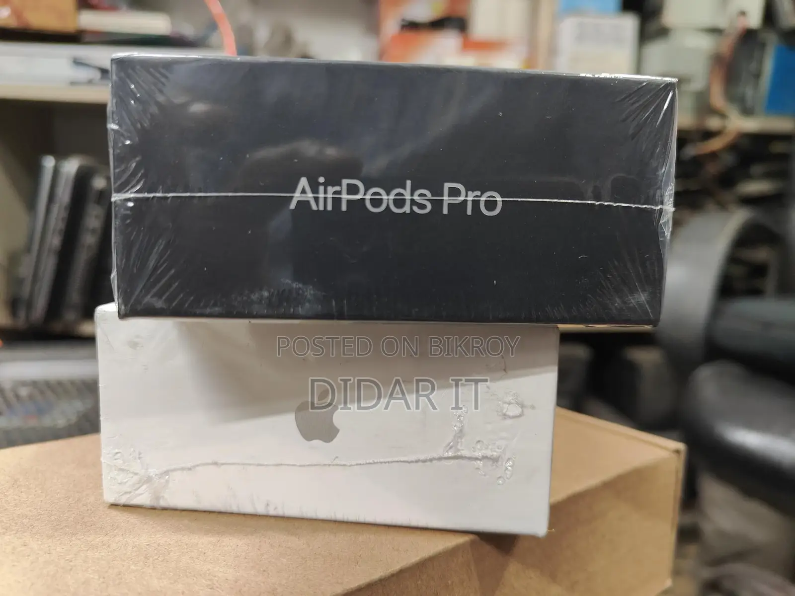 ​🔥 AirPods Pro (2nd Gen) ANC একদম নতুন ও ইনট্যাক্ট! Black🔥