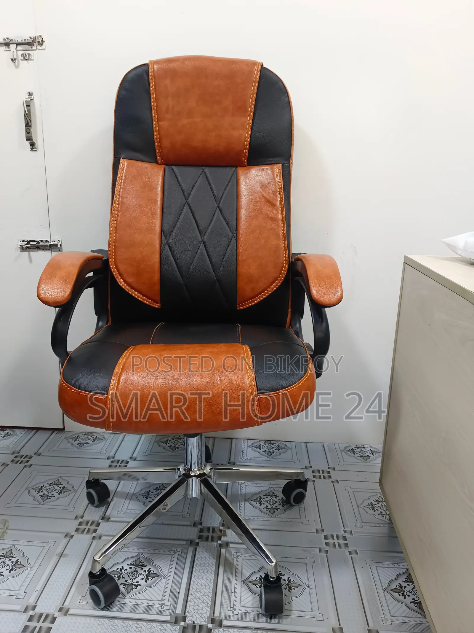 Premium Executive Office Chair – The Perfect Blend of Style, Comfort, and Durability