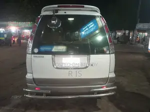 Toyota Noah 2001
