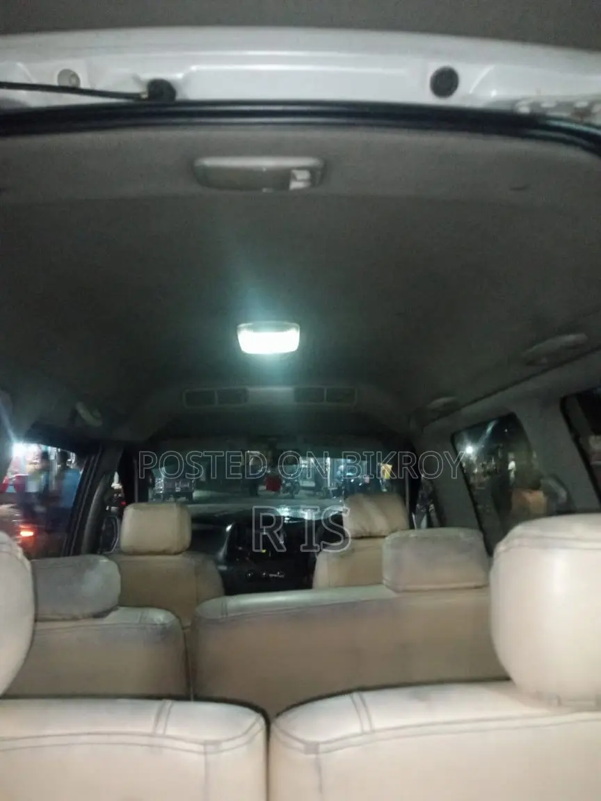 Toyota Noah 2001