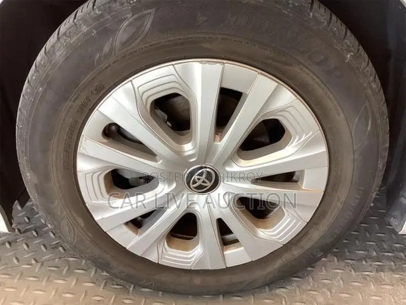 Toyota Prius Hybrid S প্রি-অর্ডার ২০২১