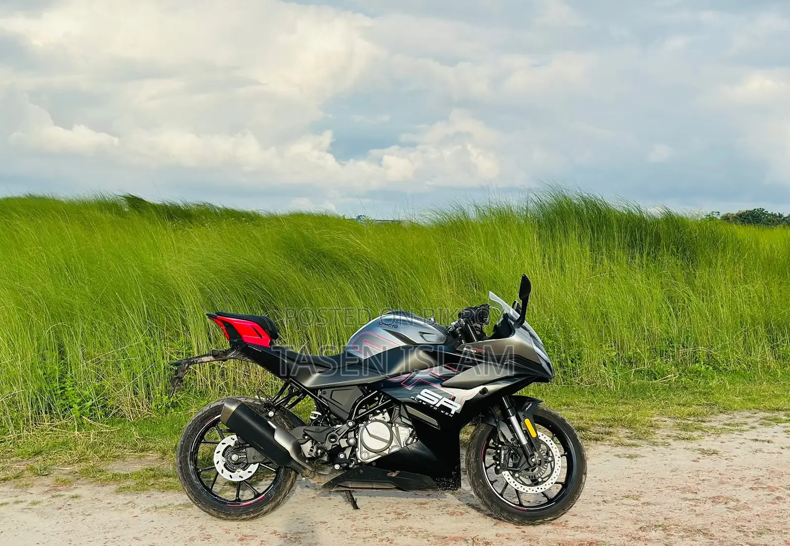 CFMoto 300SR, 2025