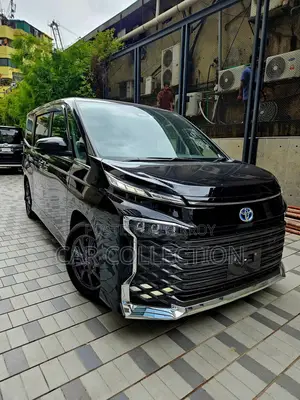 Toyota Voxy S-Z 2022