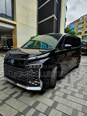 Toyota Voxy S-Z 2022