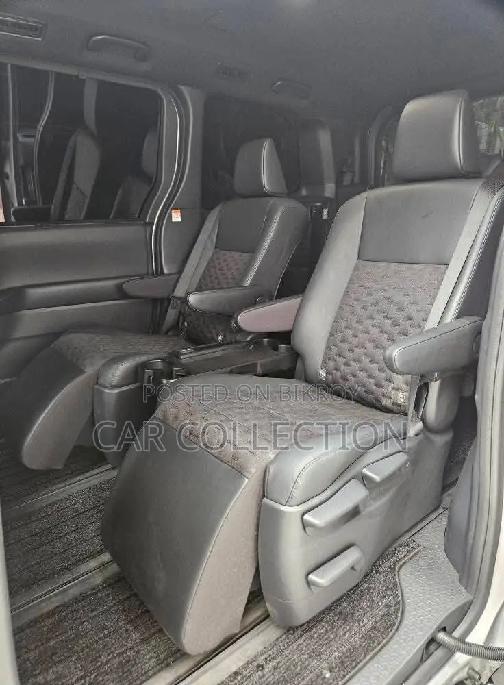 Toyota Voxy S-Z 2022