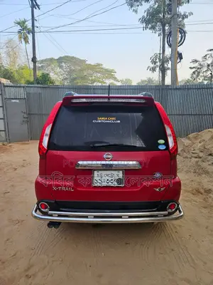 নিসান এক্স-ট্রেইল রেড ২০১৩