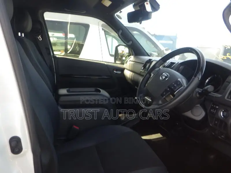 Toyota Hiace DARK PRIME2 GRADE: 5 2021