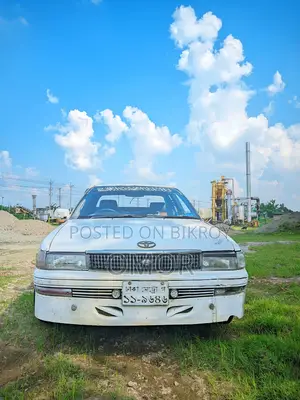 Toyota Corolla 1992 White