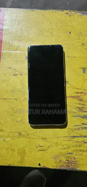 Samsung Galaxy S20 (Used)