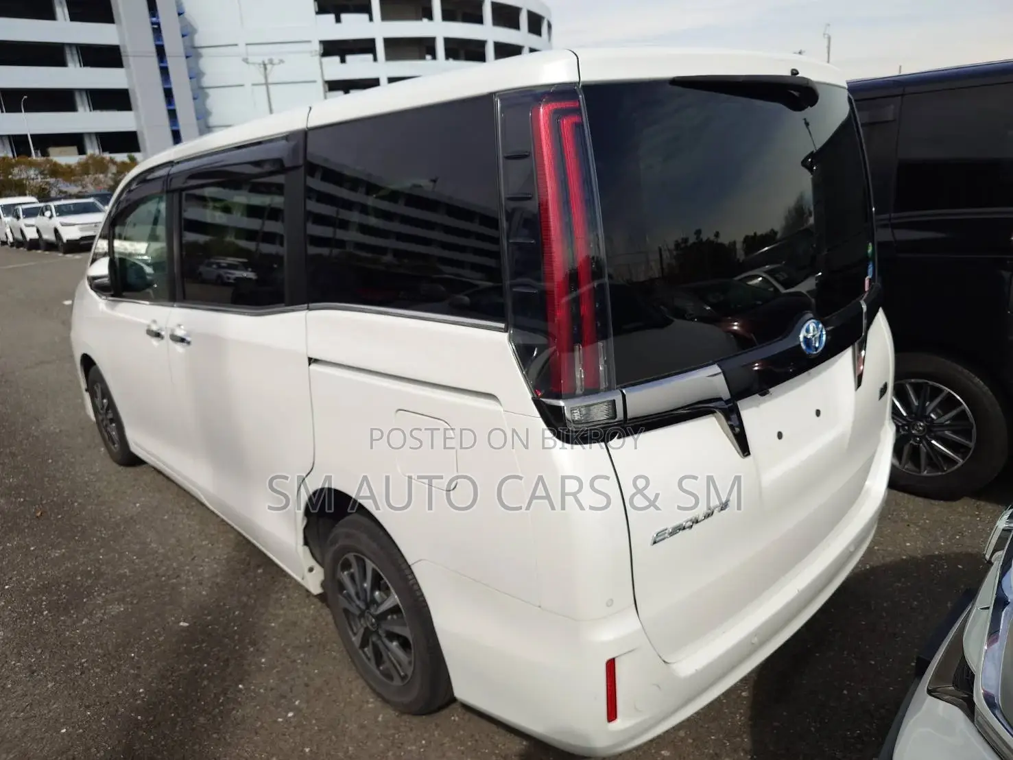 Toyota Esquire Hybrid Gi Premium 2021