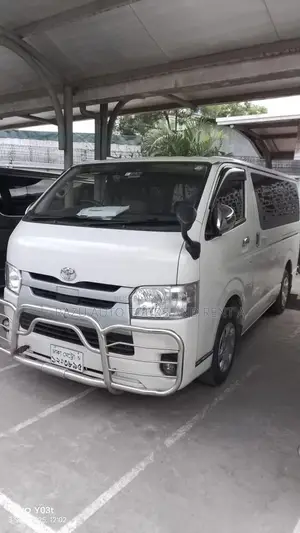 Hiace Micro For Rent (11 Seats)