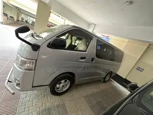 Hiace Micro For Rent (11 Seats)