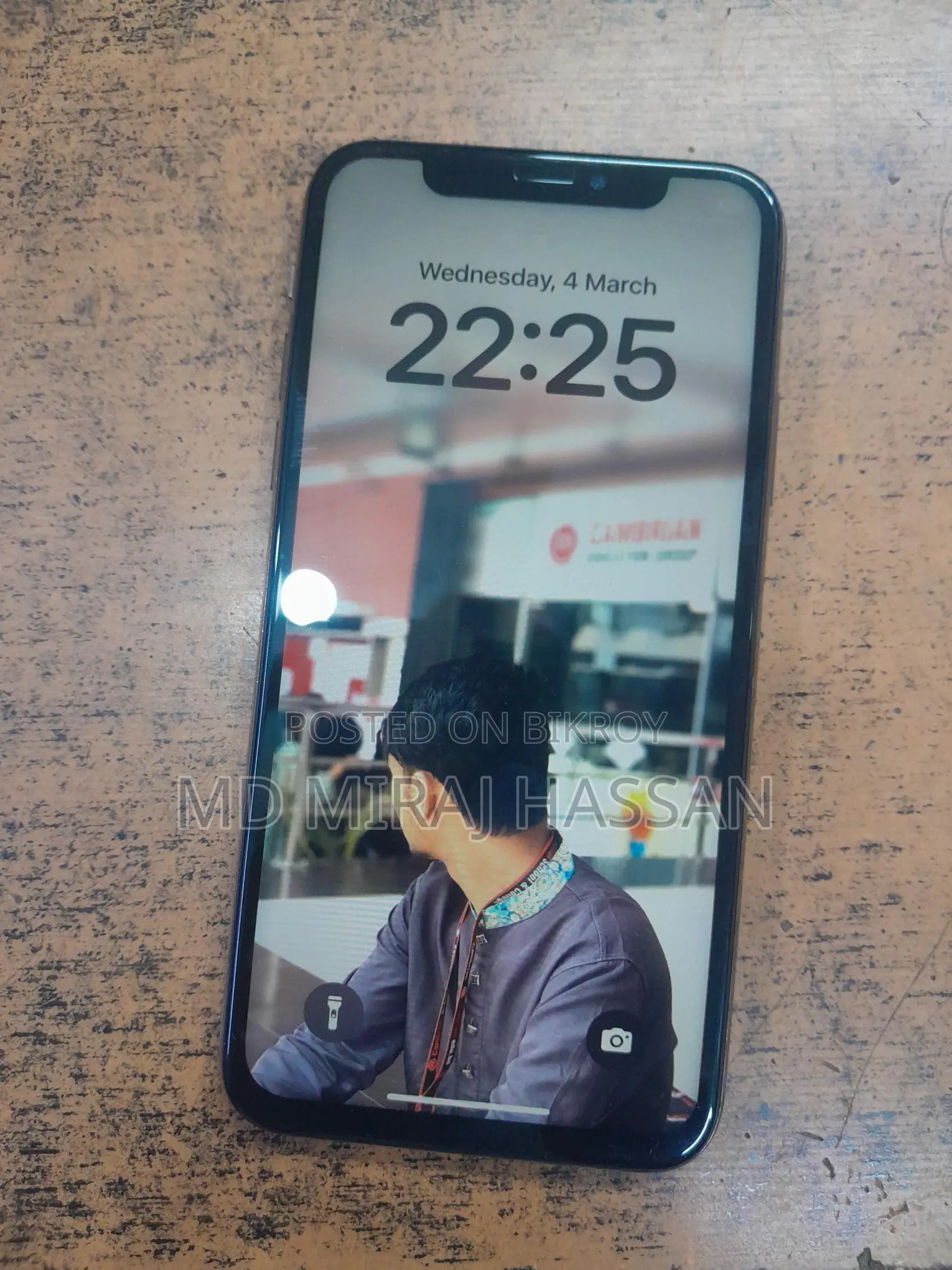 Apple iPhone XS (Used)