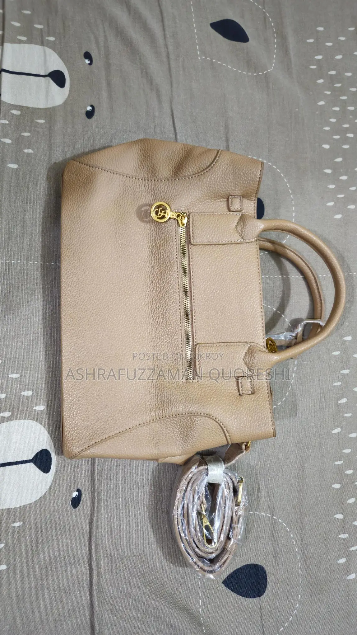 Woman's Shoulder/Hand Bag