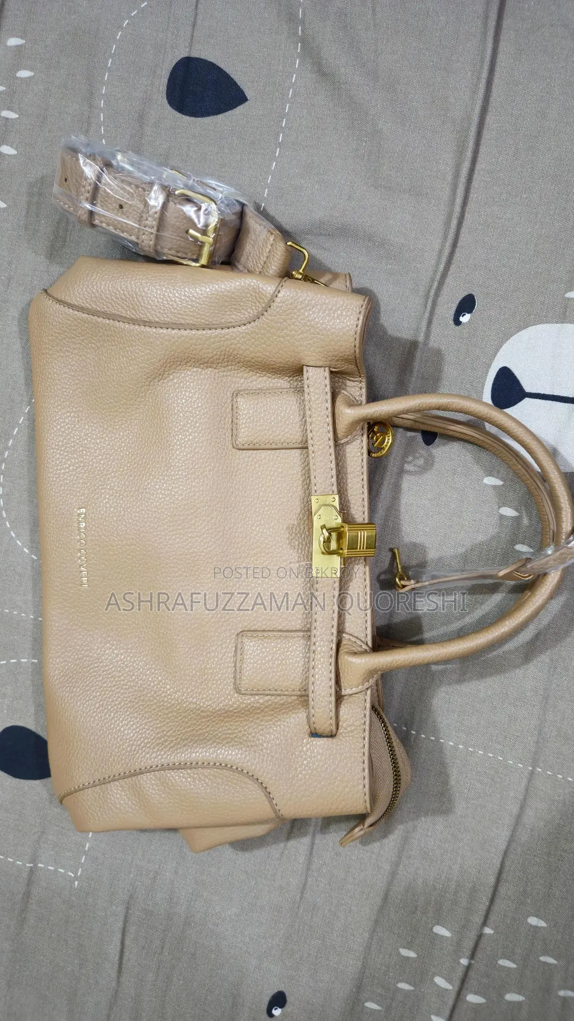 Woman's Shoulder/Hand Bag