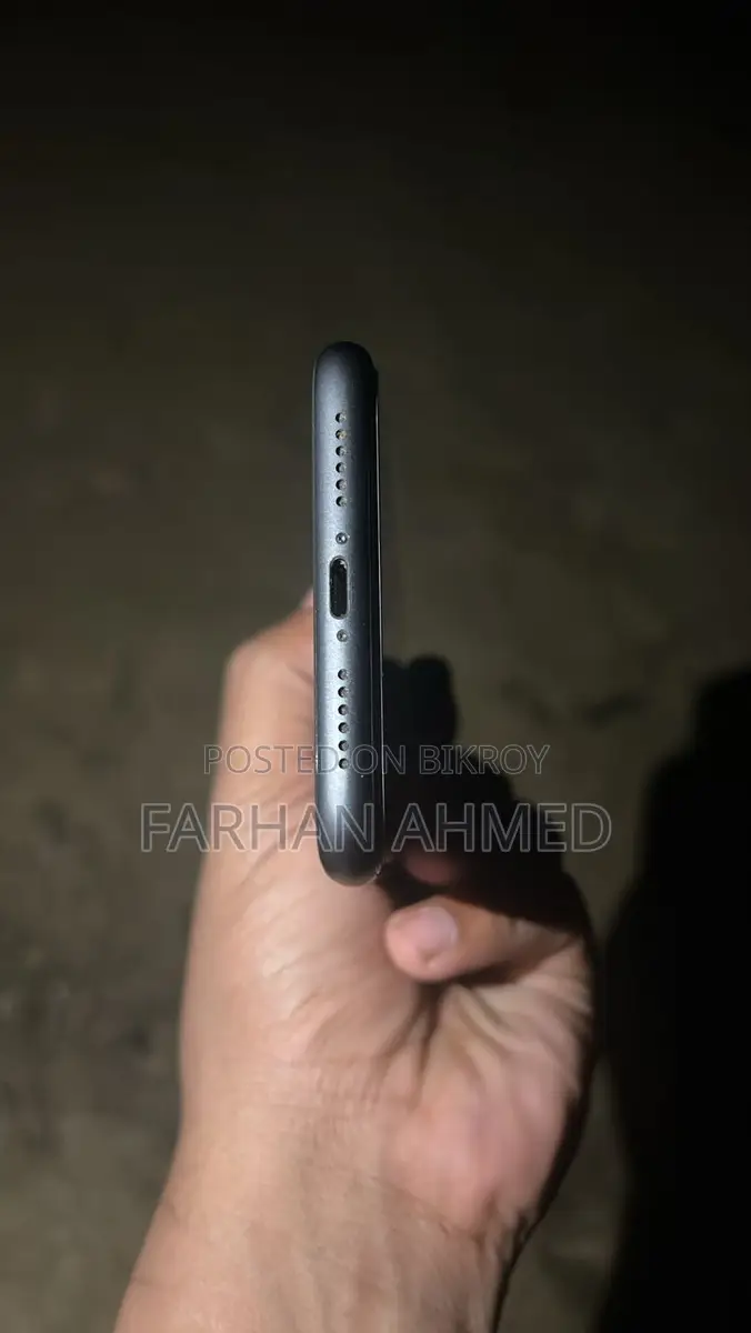 Apple iPhone 11 (Used)