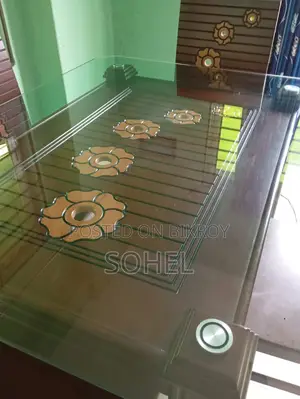 ডায়নিং টেবিল ও চার টা চেয়ার