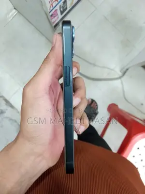 Apple iPhone 13 (Used)