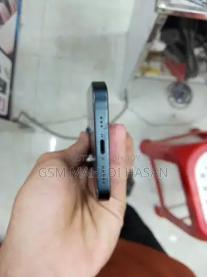 Apple iPhone 13 (Used)