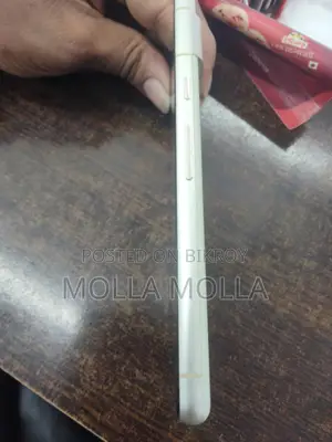 Google Pixel 7 . (Used)