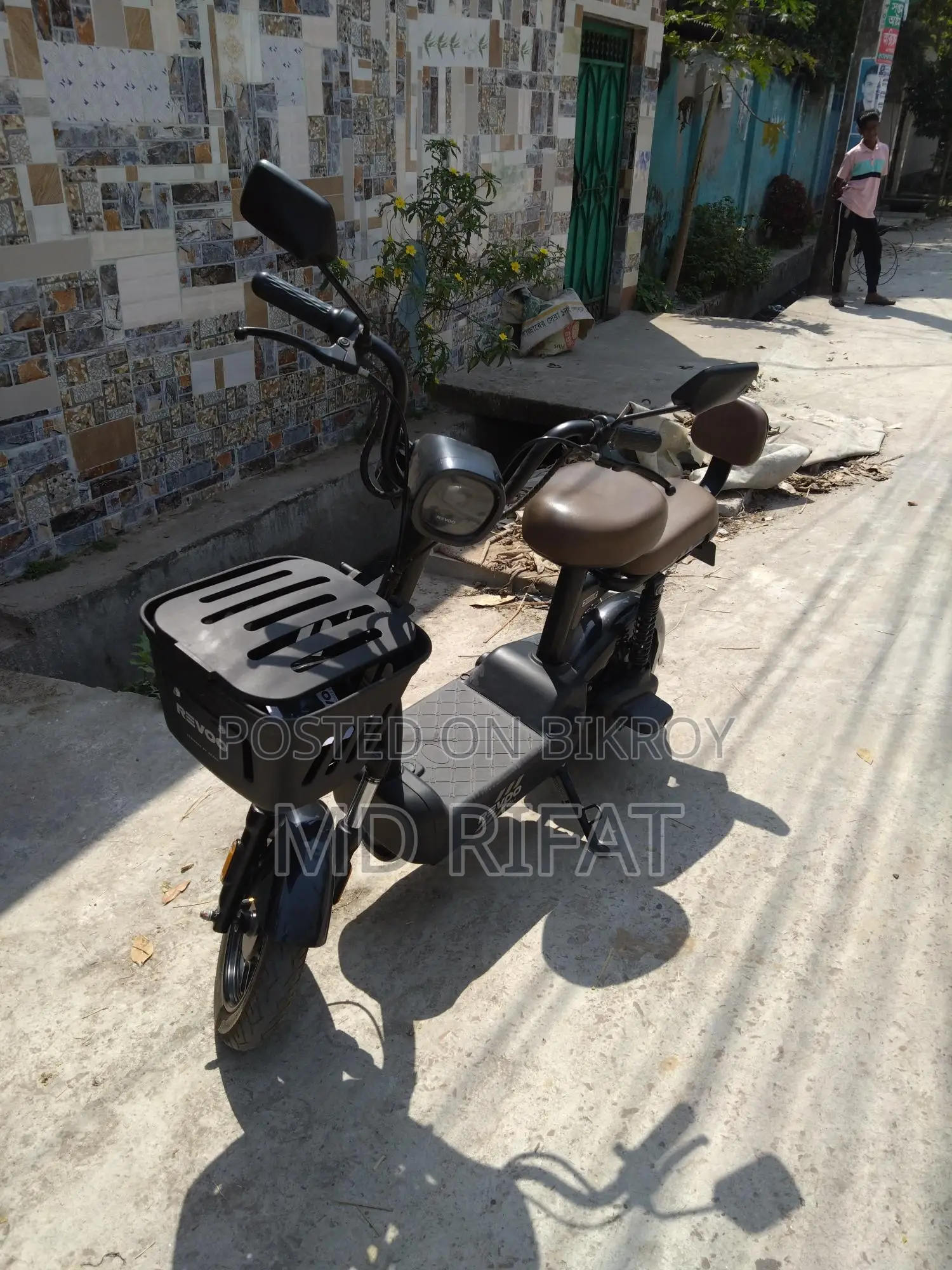 Revoo E Bike 2025