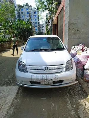 Toyota ist 2005