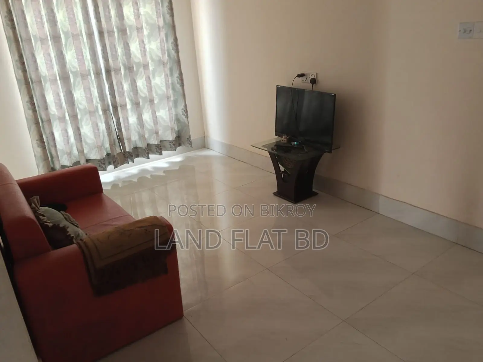 READY FLAT SALE 7TH FLOOR @ 1050 SFT 6 MONTH USED.