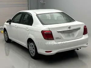 টয়োটা এক্সিও নন হাইব্রিড ইএক্স হোয়াইট ২০২০