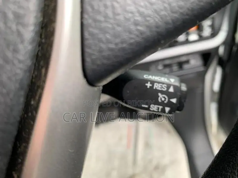 Toyota Noah Hybrid X package 2021