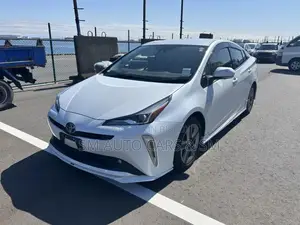 Toyota Prius A Touring Selection 2021