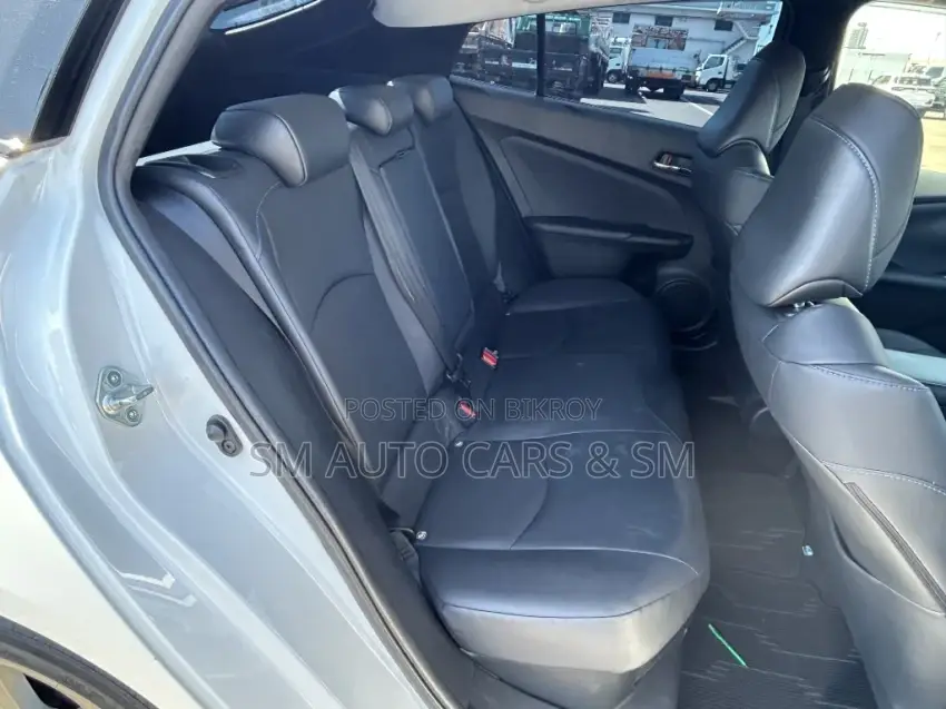 Toyota Prius A Touring Selection 2021