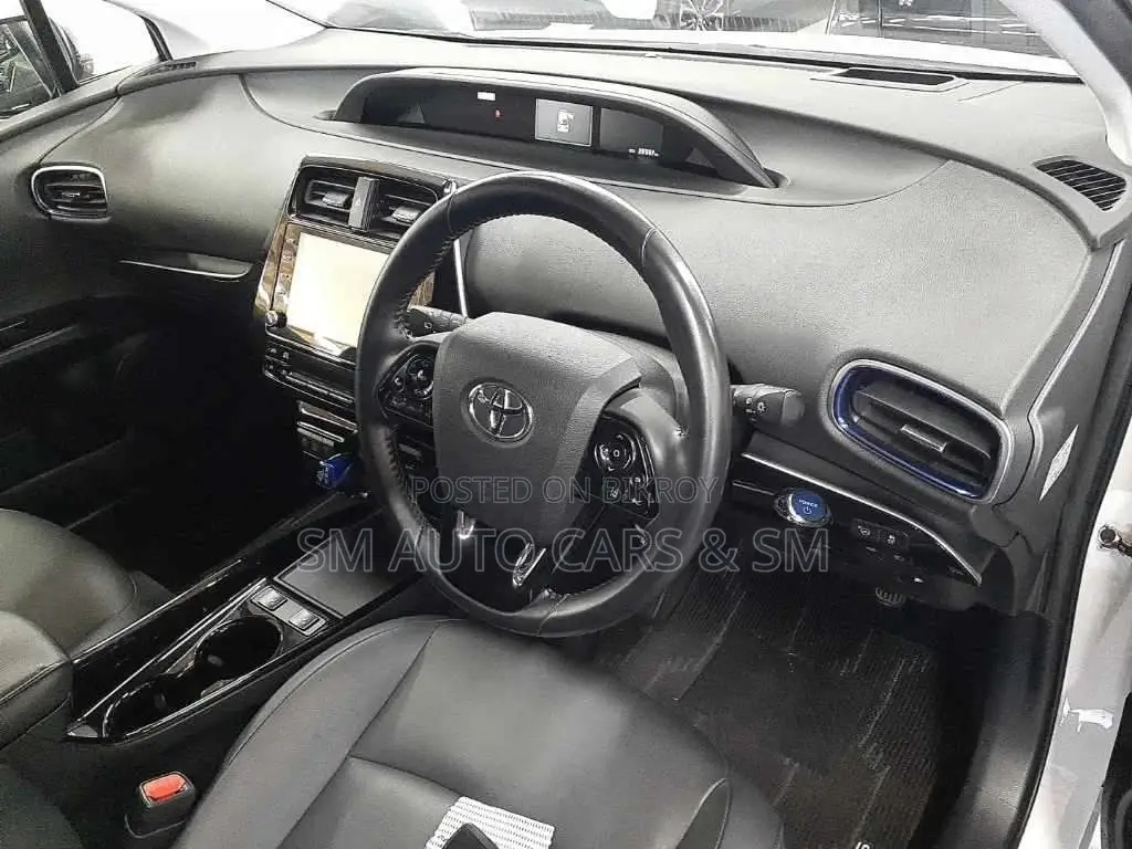 Toyota Prius A Touring Selection 2021