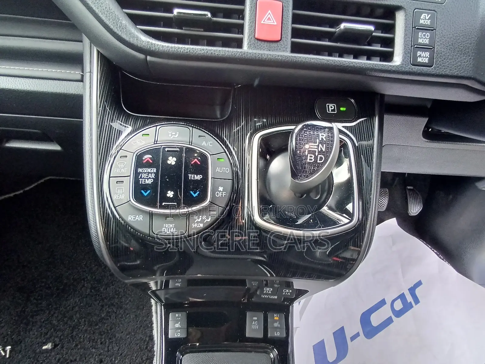 Toyota Esquire GI PREMIUM HYBRID 2021