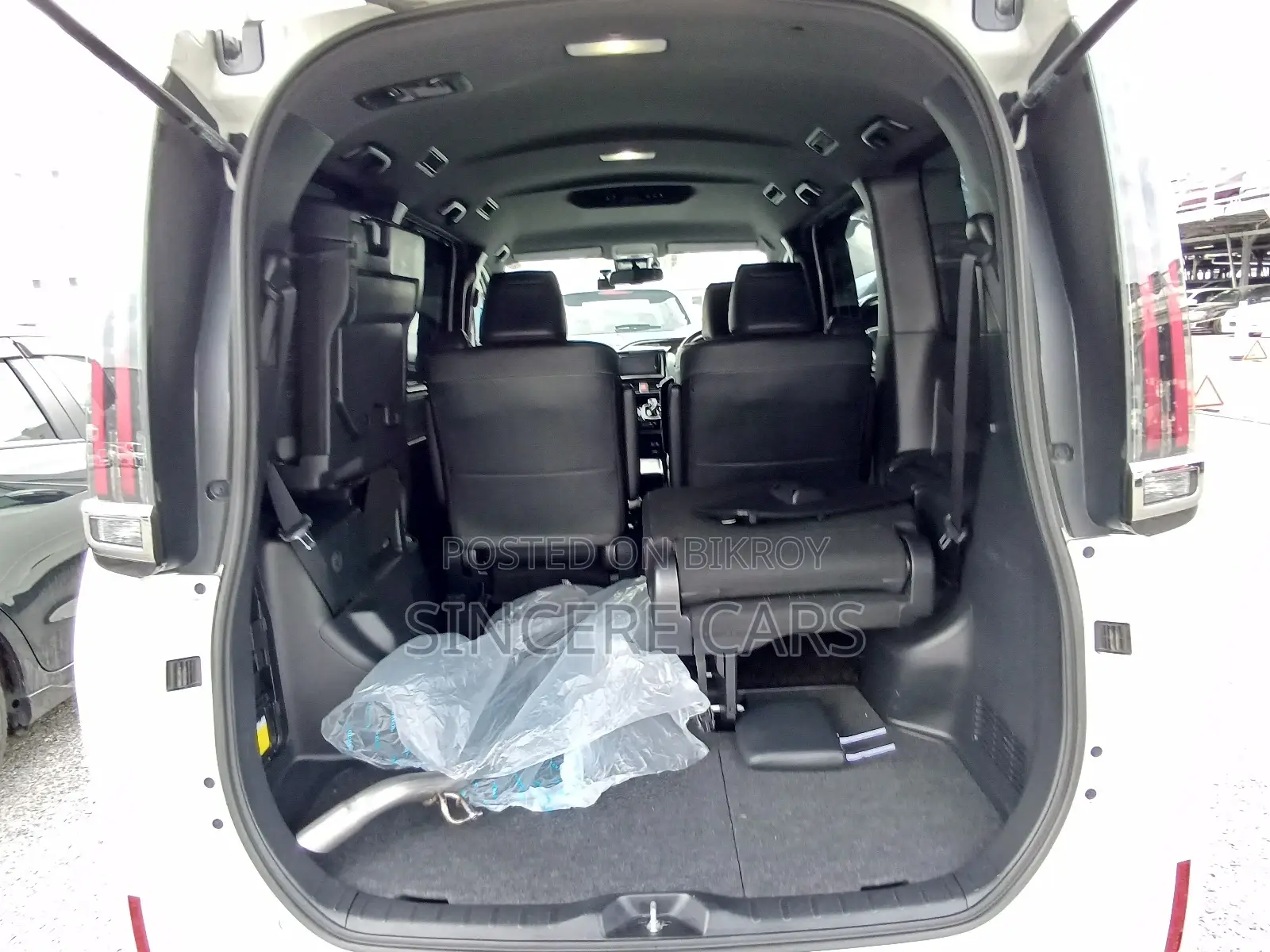 Toyota Esquire GI PREMIUM HYBRID 2021