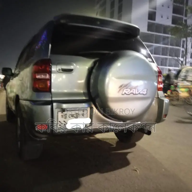 টয়োটা আরএভি৪ রূপালী ২০০৩