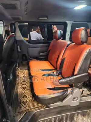 Toyota Hiace . 2012