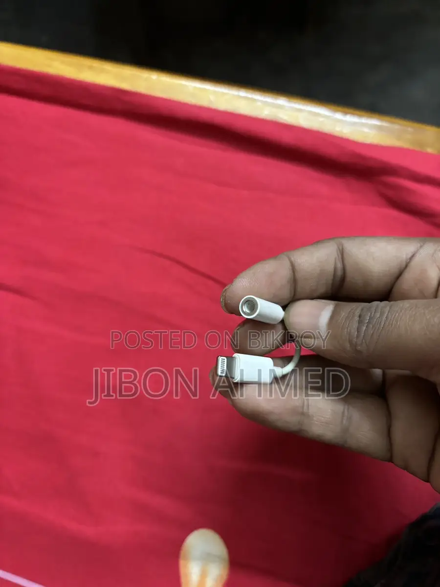 Lightning Cable to 3.5 Jack Earphone