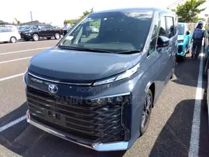 Toyota Voxy Hybrid S-Z 4.5 Grade 2022