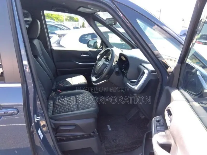 Toyota Voxy Hybrid S-Z 4.5 Grade 2022
