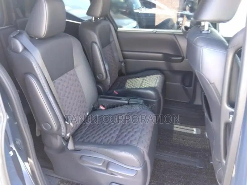 Toyota Voxy Hybrid S-Z 4.5 Grade 2022