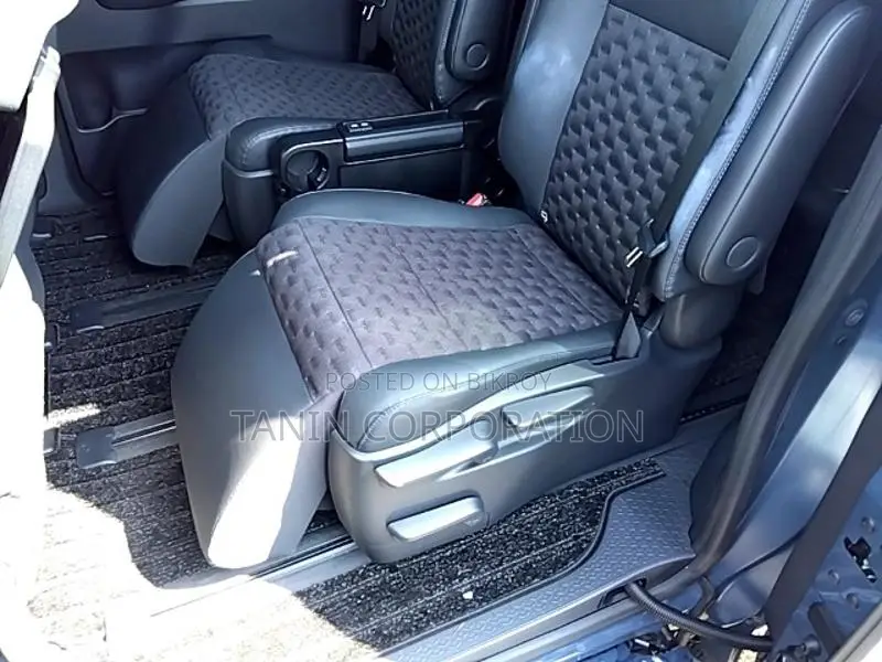 Toyota Voxy Hybrid S-Z 4.5 Grade 2022