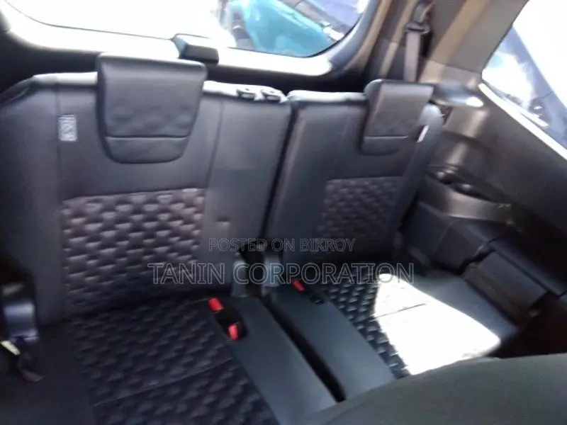 Toyota Voxy Hybrid S-Z 4.5 Grade 2022
