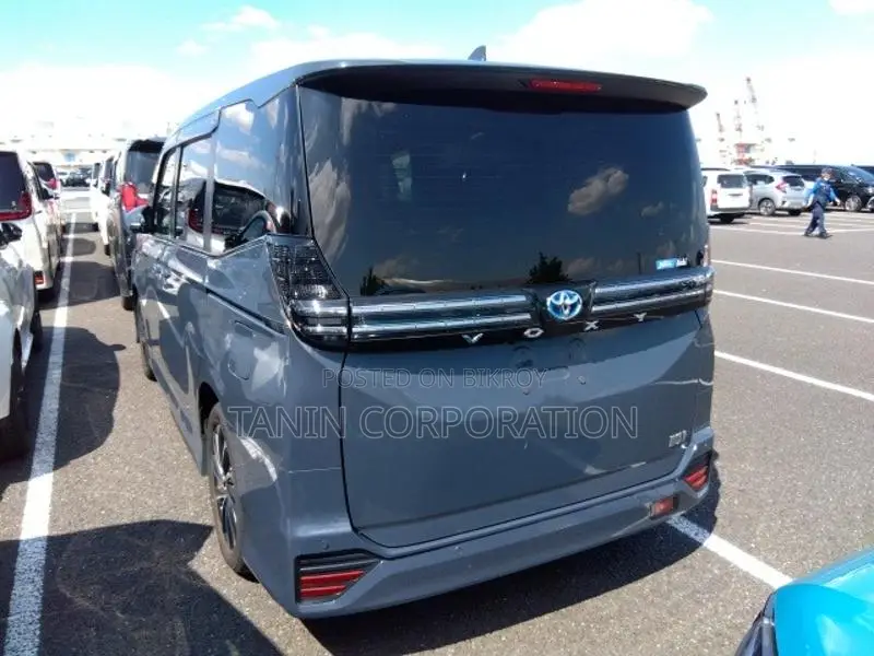 Toyota Voxy Hybrid S-Z 4.5 Grade 2022