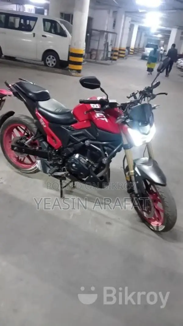 Runner Bolt 165R 2023 Red