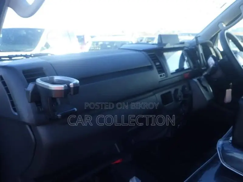 Toyota Hiace GL Dual AC 2023