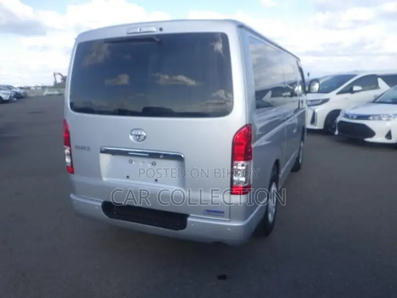 Toyota Hiace GL Dual AC 2023